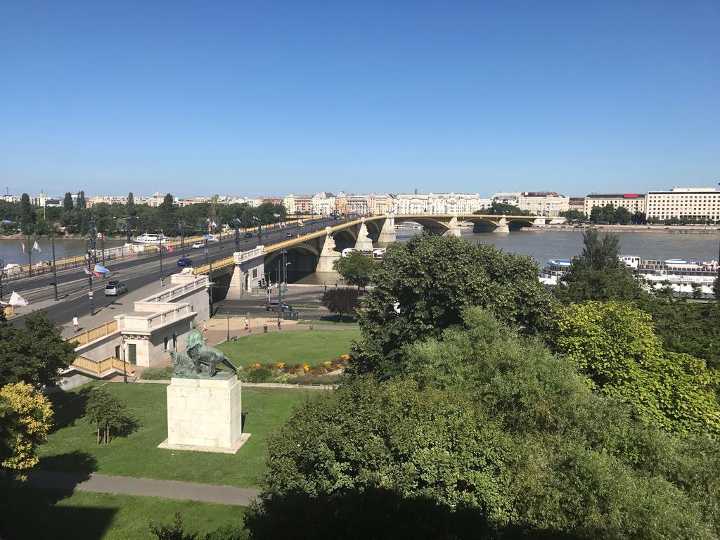 Over The Danube 부다페스트 외부 사진